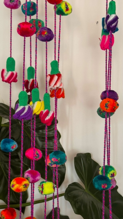 Girlanda PomPom z kwiatami