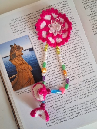 Gumka do włosów crochet wełniana z kwiatem boho – rękodzieło Peru