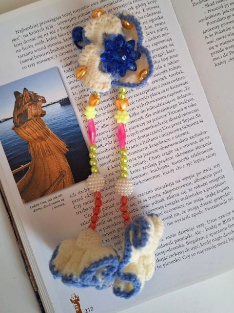 Gumka do włosów crochet wełniana z kwiatem boho – rękodzieło Peru