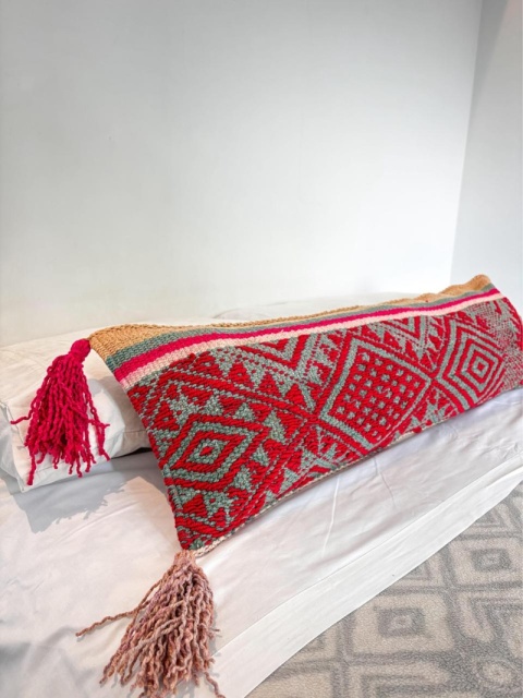 Poszewka dekoracyjna z Peru – ręcznie tkana, wełna naturalna