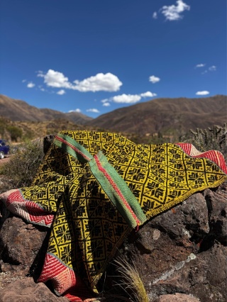 Ręcznie tkany dywan z wełny owczej