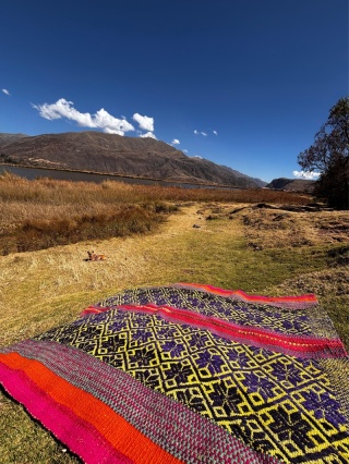 Ręcznie tkany dywan z wełny owczej