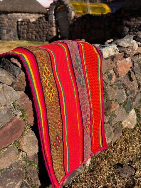 Ręcznie tkany dywan z wełny owczej