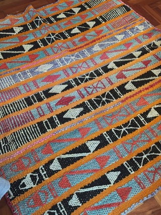 Ręcznie tkany dywan z wełny owczej