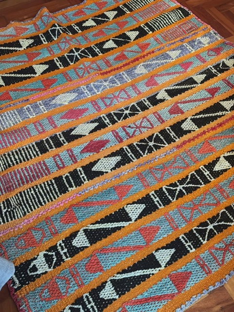 Ręcznie tkany dywan z wełny owczej