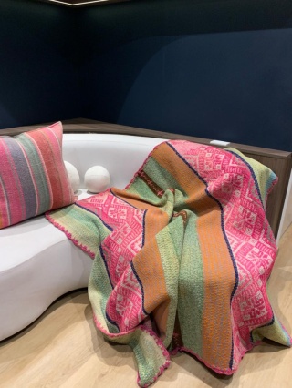 Ręcznie tkany dywan z wełny owczej