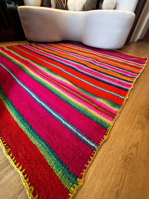 Ręcznie tkany dywan z wełny owczej