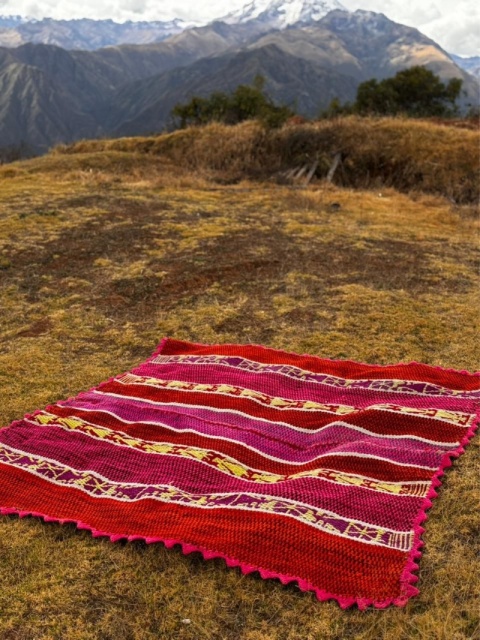 Ręcznie tkany dywan z wełny owczej