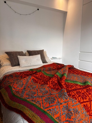 Ręcznie tkany dywan z wełny owczej