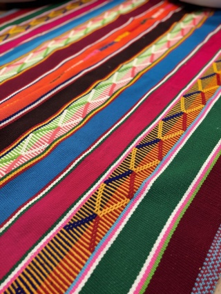 Ręcznie tkany dywan z wełny owczej