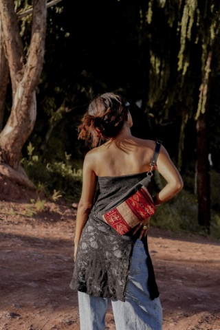 Torebka nerka z haftem